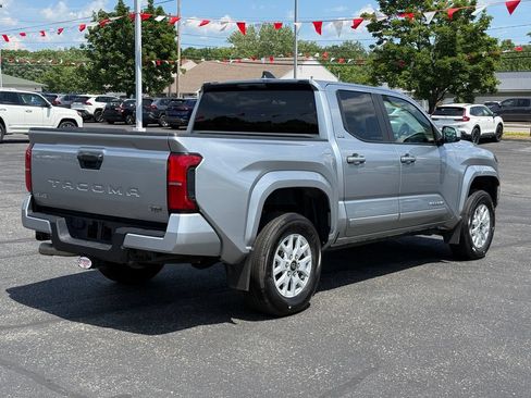 Certified 2024 Toyota Tacoma SR5 AWD/4WD image 6