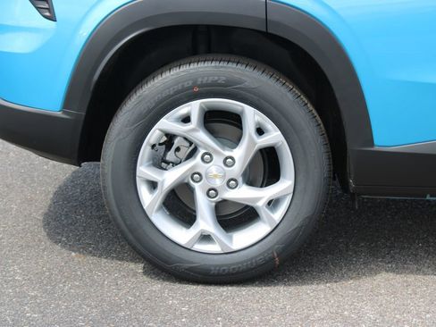 New 2026 Chevrolet Trax LS w/ LS Convenience Package FWD image 13