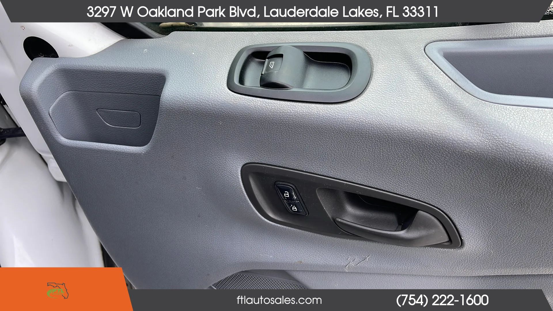 Used 2015 Ford Transit 150 130 Low Roof w/ Exterior Upgrade Package RWD image 26
