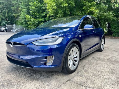 Used 2018 Tesla Model X 75D image 5