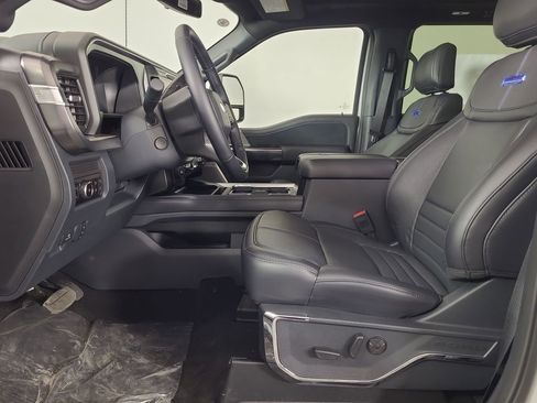 New 2026 Ford F450 Platinum w/ FX4 Off-Road Package image 22