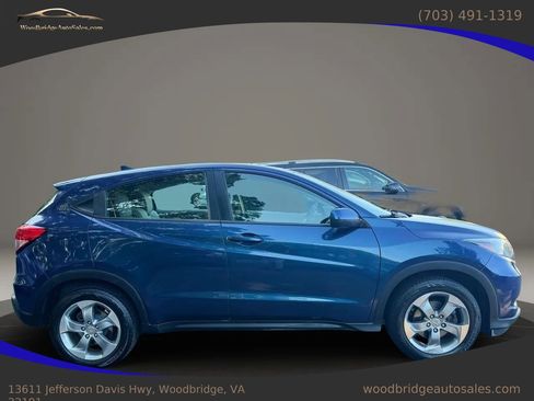 Used 2017 Honda HR-V LX image 4