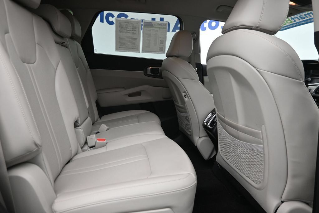 Used 2022 Kia Sorento S FWD image 10