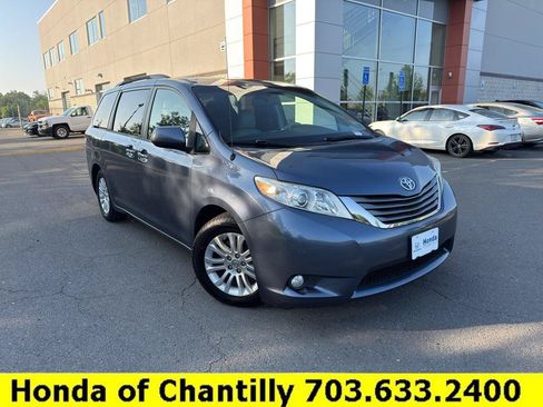 Used 2014 Toyota Sienna XLE FWD image 1