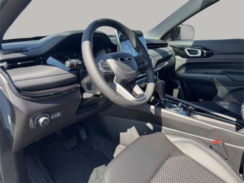 New 2026 Jeep Compass Latitude image 13