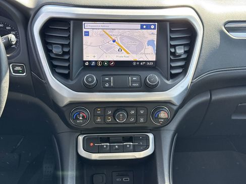 Used 2023 GMC Acadia SLT image 30