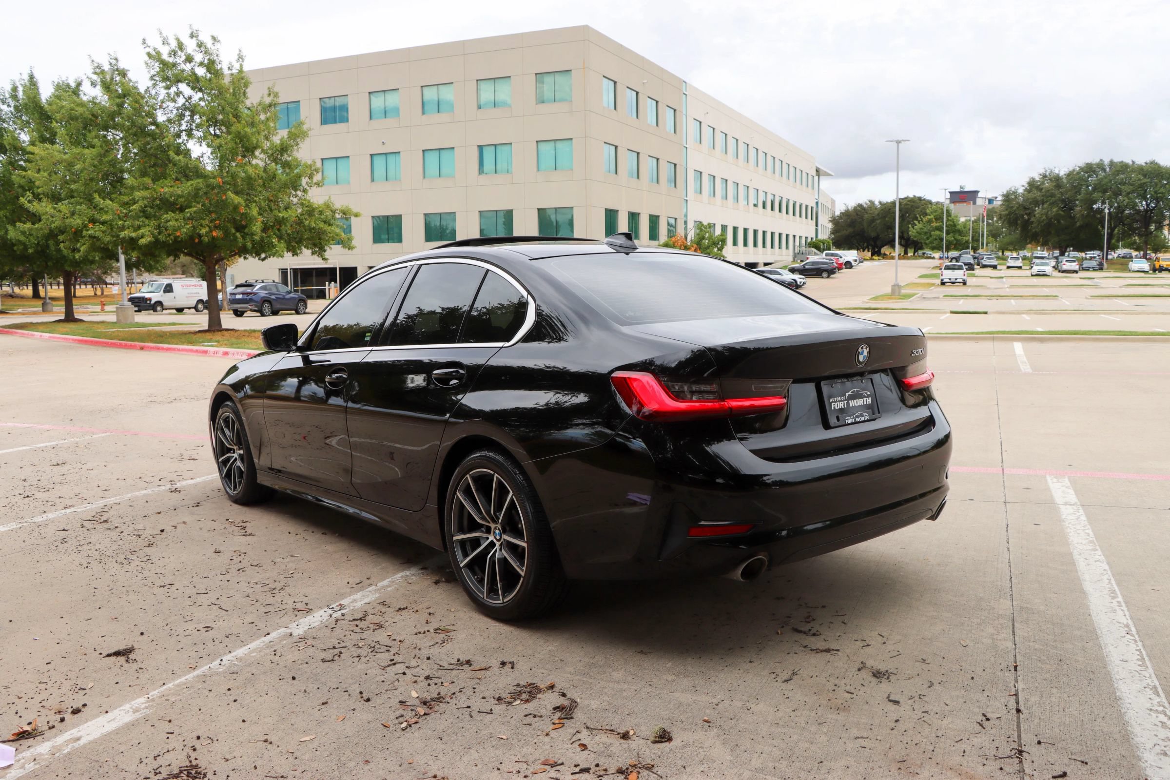 Used 2021 BMW 330i Sedan w/ Convenience Package RWD image 5