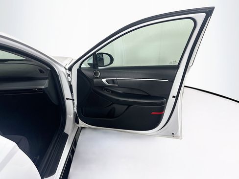 Used 2025 Hyundai Sonata SEL FWD image 33