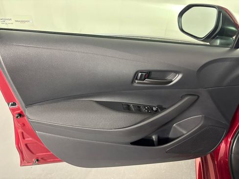 Certified 2025 Toyota Corolla LE image 9