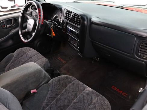 Used 2000 GMC Sonoma SLS w/ SLS Super Spec Pkg 1 image 10
