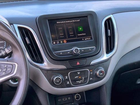 Used 2020 Chevrolet Equinox LS w/ LS Convenience Package image 7