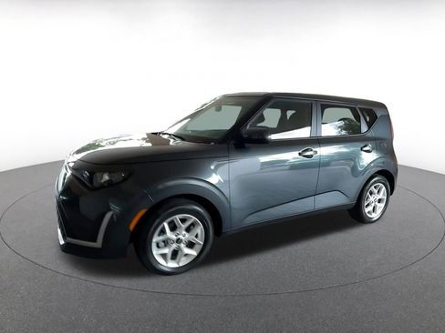 Used 2025 Kia Soul LX w/ LX Technology Package FWD image 7