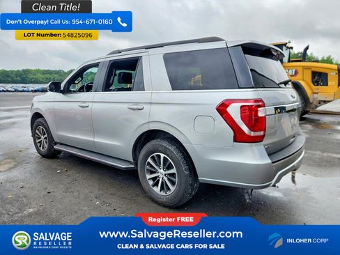 Used 2018 Ford Expedition XLT w/ Equipment Group 202A AWD/4WD image 3