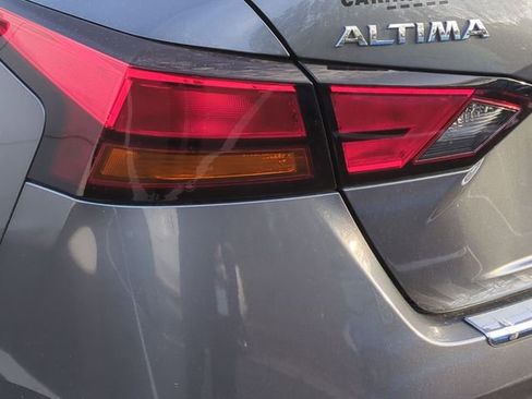 Used 2021 Nissan Altima 2.5 SV w/ SV Premium Package image 6