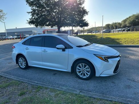 Used 2024 Toyota Corolla LE w/ LE Convenience Package FWD image 7