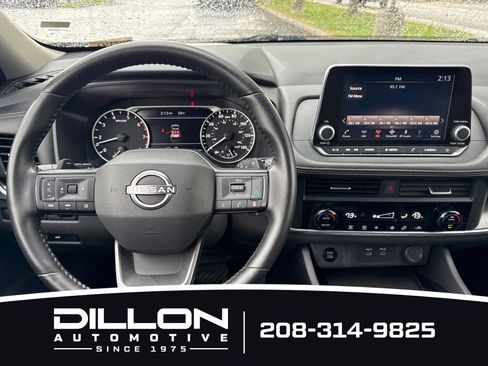Used 2025 Nissan Rogue SV AWD/4WD image 16