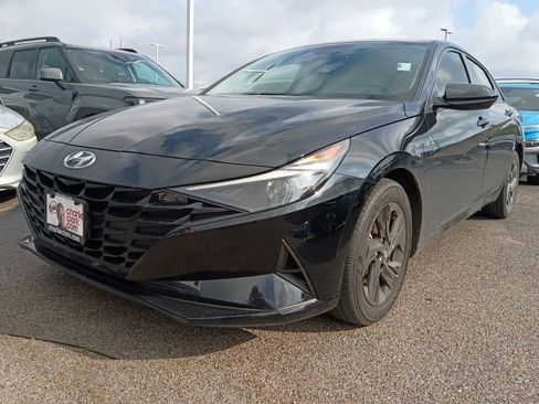 Used 2023 Hyundai Elantra SEL w/ Cargo Package FWD image 1