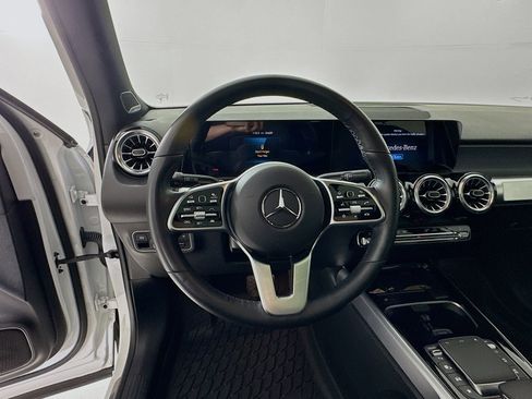 Used 2023 Mercedes-Benz GLB 250 image 12
