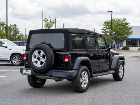 Used 2022 Jeep Wrangler Unlimited Sport AWD/4WD image 8