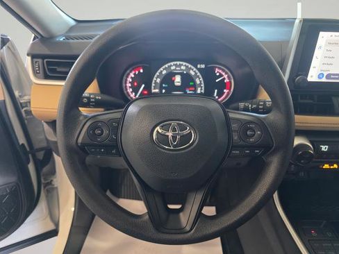 Used 2025 Toyota RAV4 XLE image 12