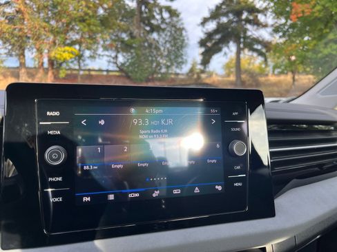 Used 2025 Volkswagen Jetta SE image 21