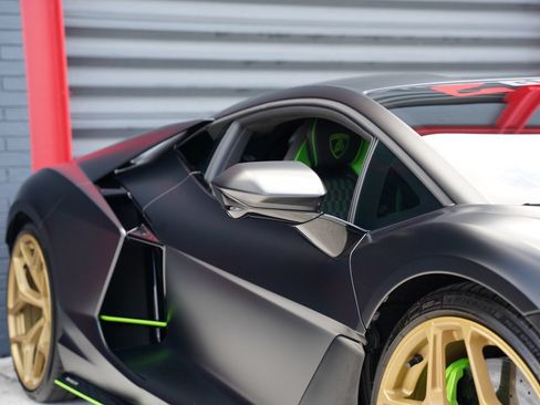 Used 2024 Lamborghini Revuelto AWD/4WD image 11