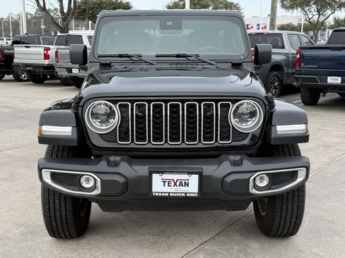 Used 2025 Jeep Wrangler Unlimited Sahara image 10