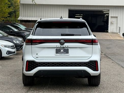 New 2026 Volkswagen Tiguan SE R-Line image 7