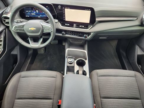 Used 2026 Chevrolet Equinox LT FWD image 25