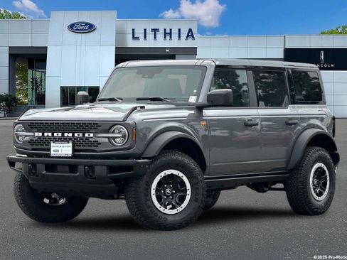 New 2025 Ford Bronco Badlands w/ Sasquatch Package image 1