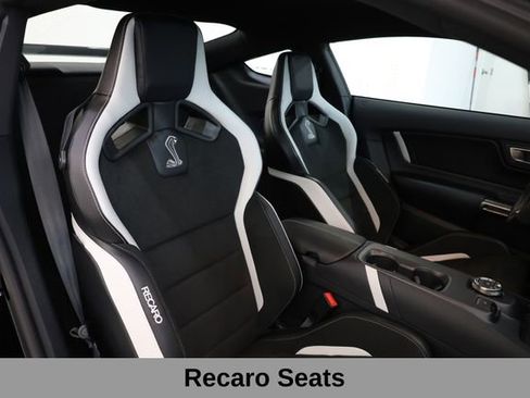 Used 2021 Ford Mustang Shelby GT500 w/ Carbon Fiber Track Pack RWD image 16