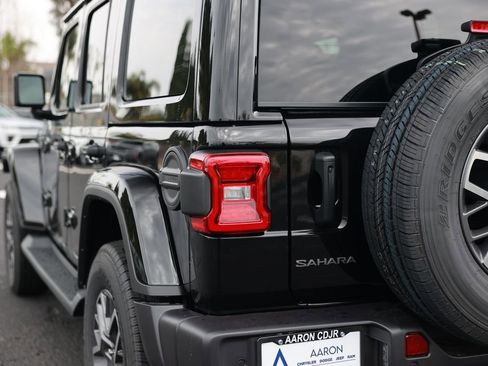 New 2026 Jeep Wrangler Unlimited Sahara AWD/4WD image 9
