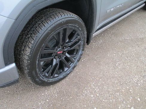 New 2026 GMC Sierra 1500 Denali w/ Denali Reserve Package AWD/4WD image 13