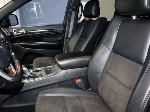 Used 2020 Jeep Grand Cherokee Altitude image 25