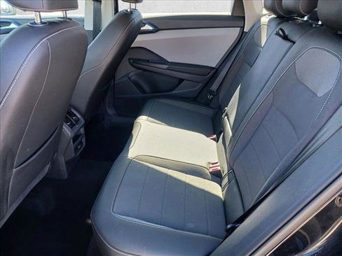 Used 2024 Volkswagen Taos SE image 17