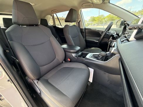 Certified 2025 Toyota RAV4 LE image 25