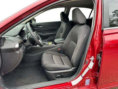 Used 2024 Nissan Altima 2.5 SV image 8