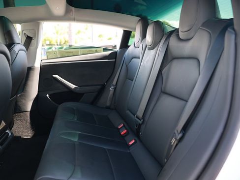 Used 2025 Tesla Model 3 Long Range AWD/4WD image 32