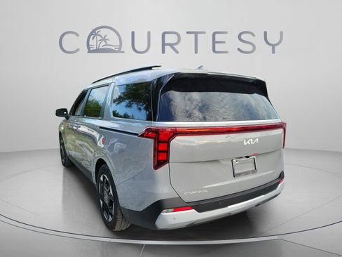 New 2026 Kia Carnival EX FWD image 2