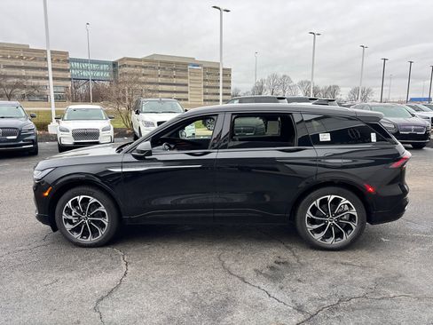 New 2026 Lincoln Nautilus Reserve image 4