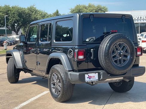 Used 2025 Jeep Wrangler Unlimited Sahara AWD/4WD image 62