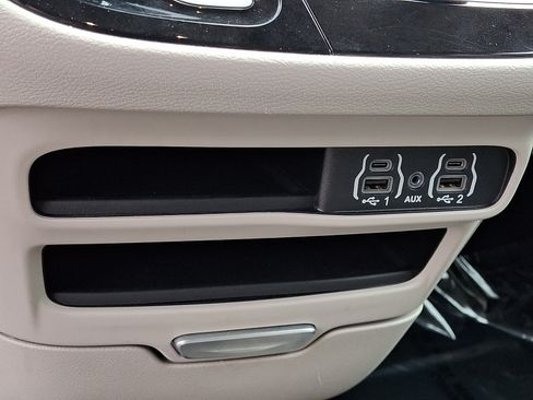 Used 2024 Chrysler Pacifica Touring-L FWD image 26