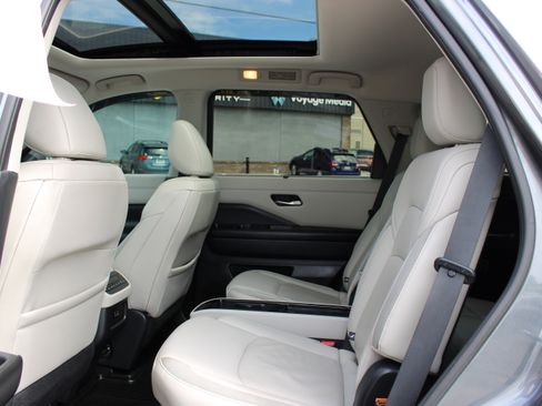 Used 2022 Nissan Pathfinder SL w/ SL Premium Package AWD/4WD image 15