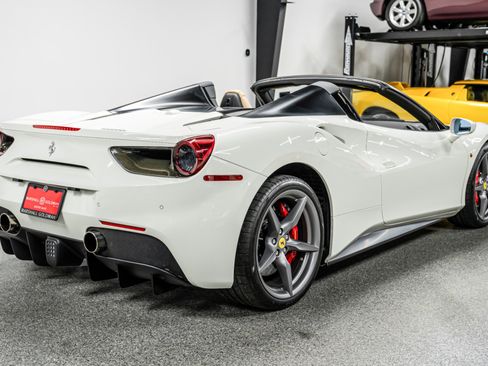 Used 2018 Ferrari 488 Spider image 8