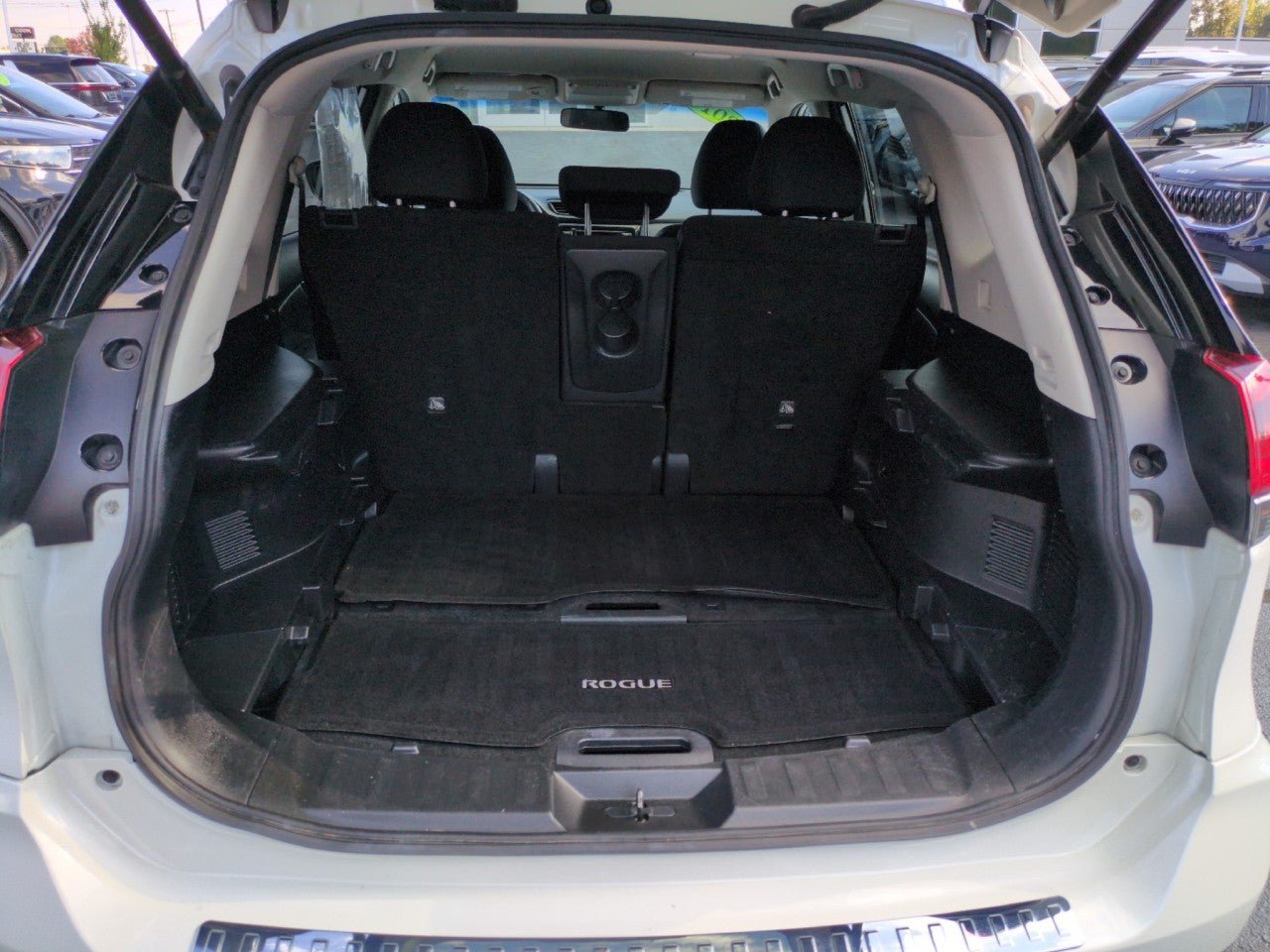 Used 2018 Nissan Rogue SV FWD image 24