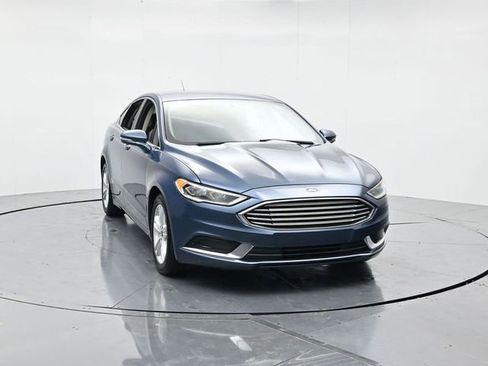 Used 2018 Ford Fusion SE image 4