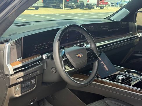 Used 2025 Cadillac Escalade Sport Platinum AWD/4WD image 11