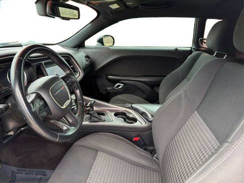 Used 2018 Dodge Challenger SXT RWD image 10