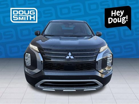 New 2025 Mitsubishi Outlander SE image 6