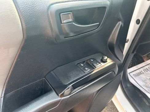 Used 2019 Toyota Tacoma SR RWD image 11